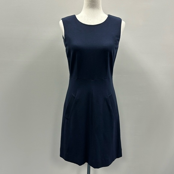 Diane von Furstenberg Navy Carprenna Mini
Sleeveless Knit Suiting Dress Sz 8 - Picture 3 of 13